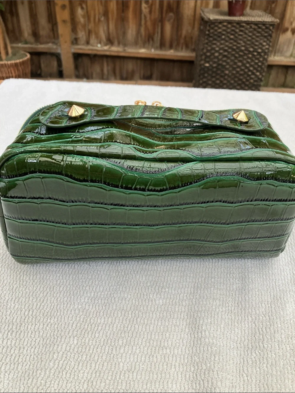 NWOT Cymbiotika Forest Green Croc Embossed Cosmetic Toiletry Travel case
